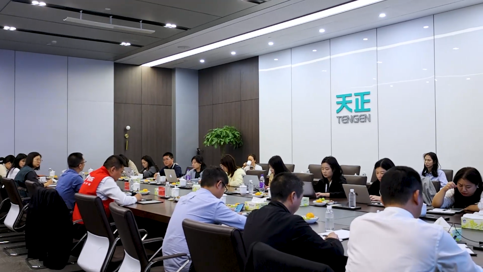 京东工业走进龙8唯一官方网站，探访产业数智化之路！